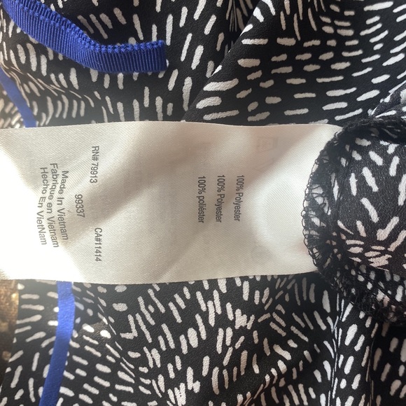 Motherhood Maternity silky top size Large - Picture 8 of 8